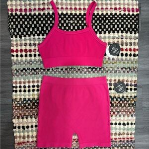 NWT Hot Pink Ribbed Seamless Workout Set Sports Bra and Biker Shorts. Size Large